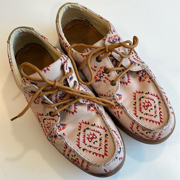 Sun and Stone - 9.5, canvas tie boat shoes - Picture 1 of 6